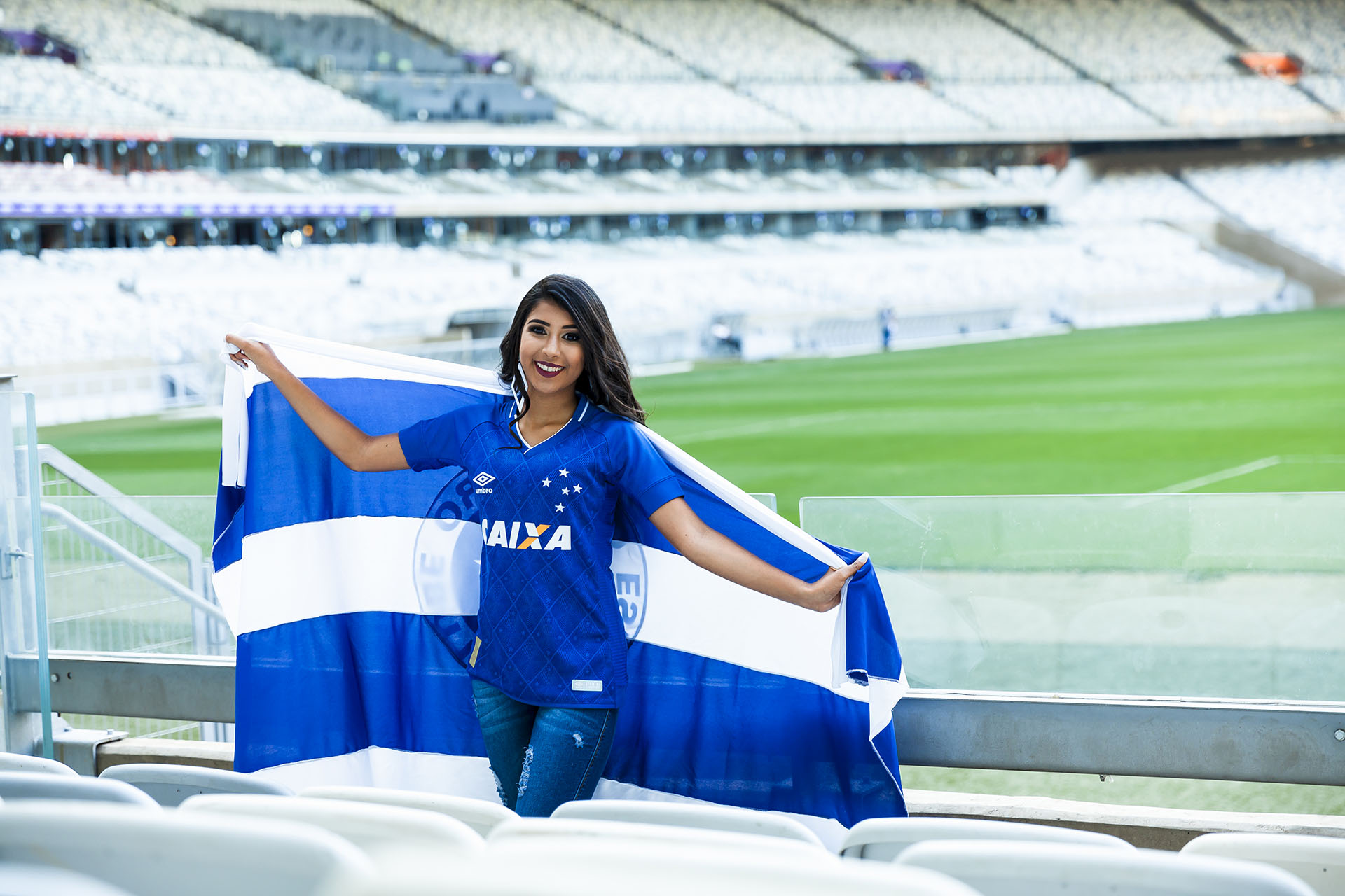 mayra-book-externa-15-anos-mineirao-x1a-cruzeiro